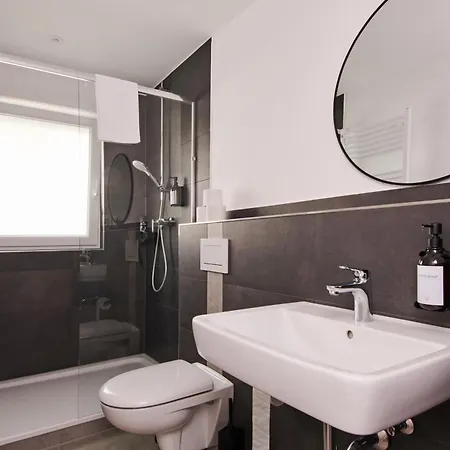 Rg Living - A2, H2o-therme & Free Parking דירה *